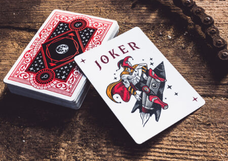Покер с джокером: правила и комбинации