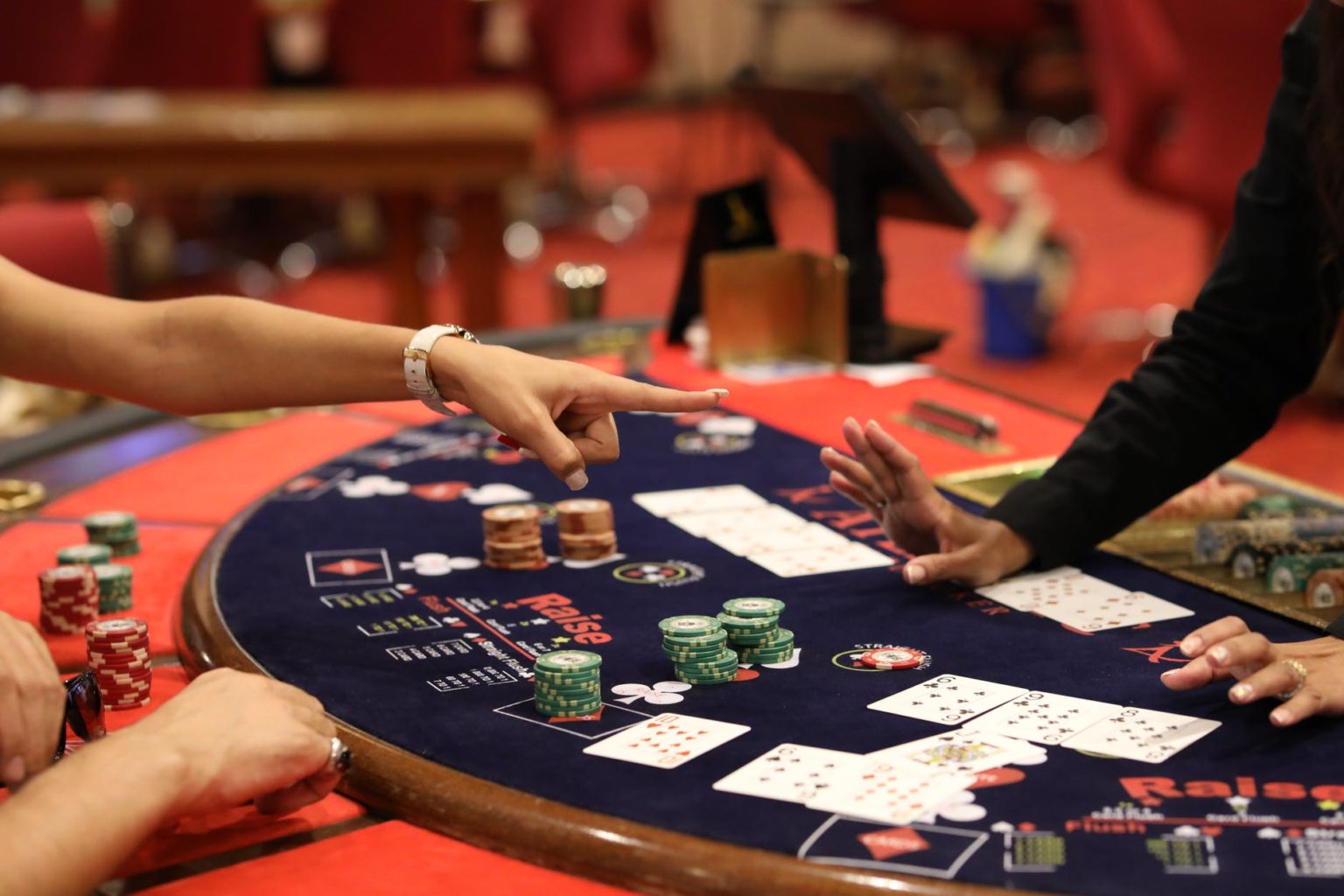 Какие плюсы от Straddle в покере? Стоит ли его применять в игре.