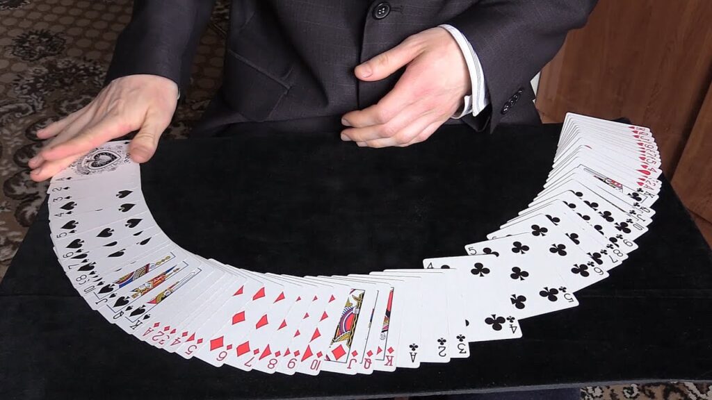Перед началом тасования карт все участники должны убедиться, что играют полной колодой.