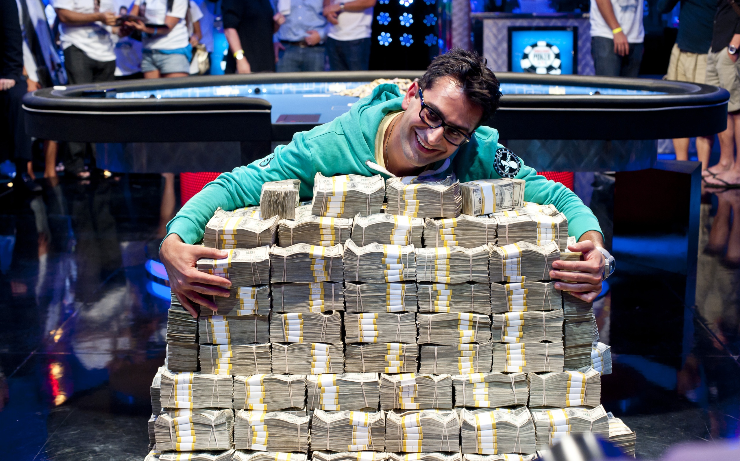 Антонио Эсфандиари - обладатель самой крупной выплаты за победу в покерном турнире