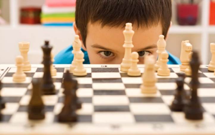 В детстве Харрингтон был чемпионом штата по шахматам