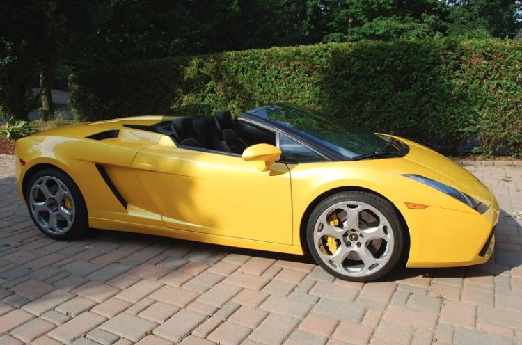 Желтый Lamborghini Майкла Макдональда